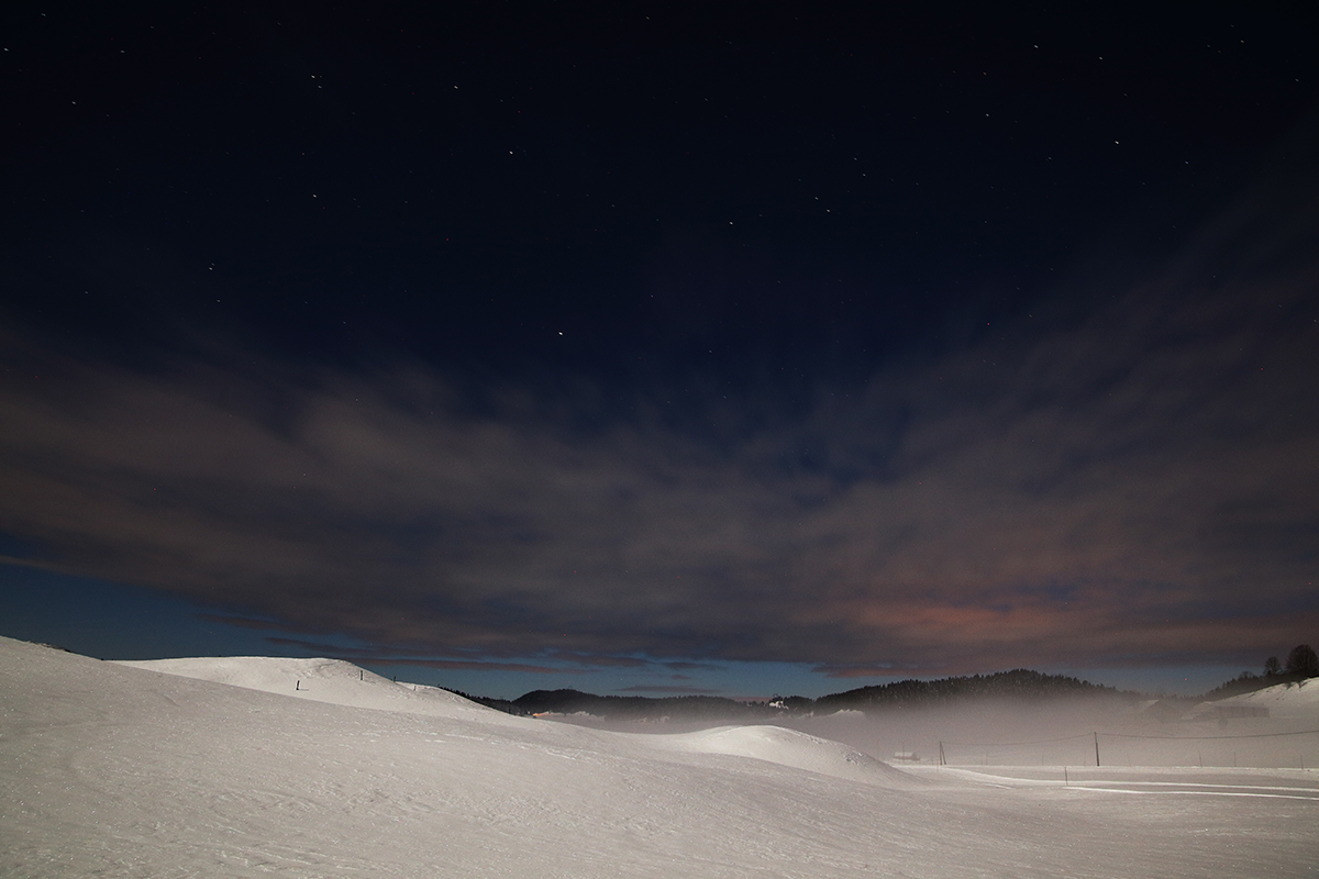 nuit sur le haut-jura en hiver