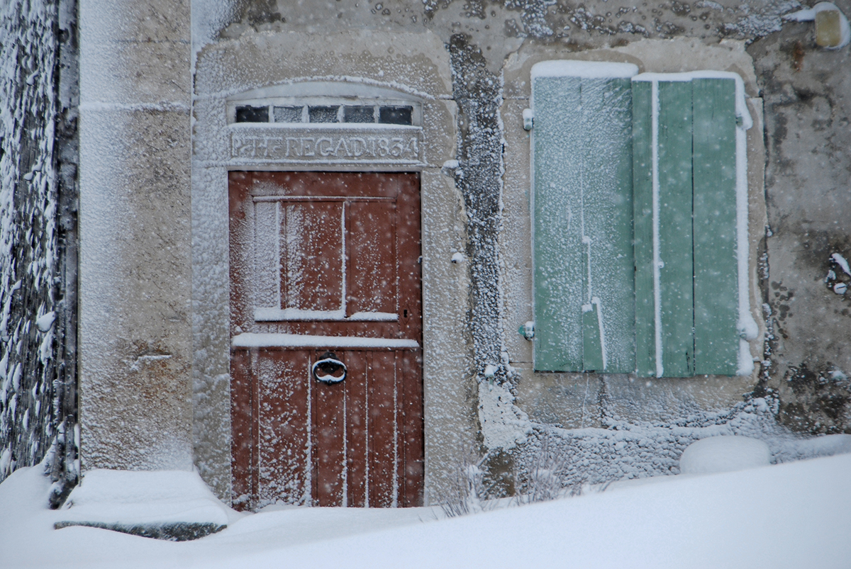 porte ferme architecture jura