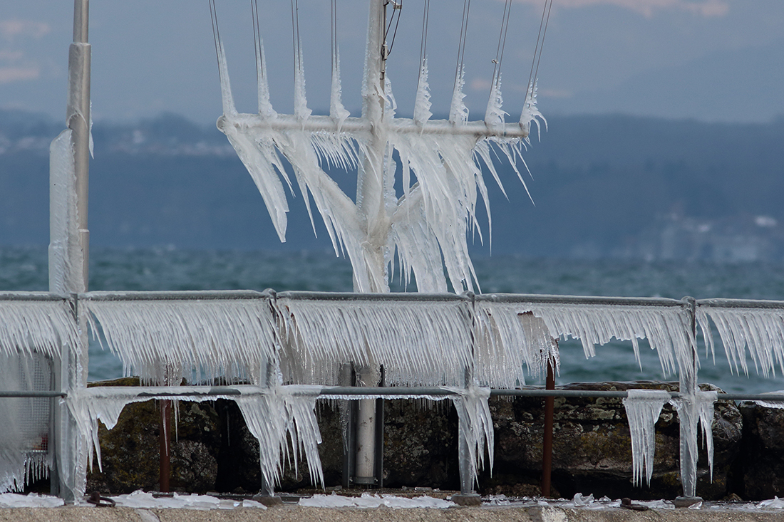 glace lac léman gelé